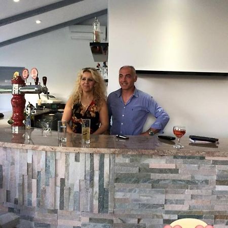 Hotel Restaurant Le Mistral Peipin Екстериор снимка